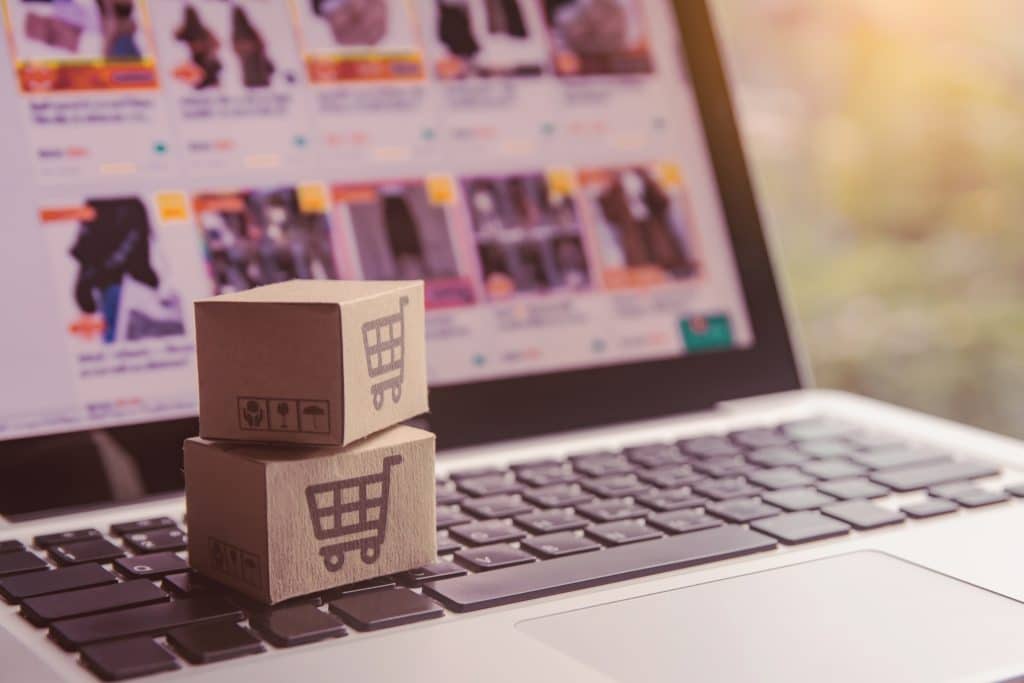 Optimizing E-commerce Product Pages 2025: 10% Conversion Boost